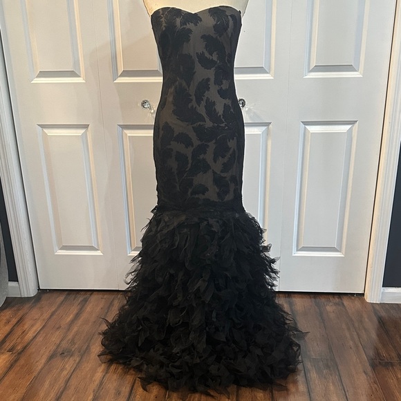 Tadashi Shoji Dresses & Skirts - Tadashi Shoji Black and Gold Lace Dress, NWOT